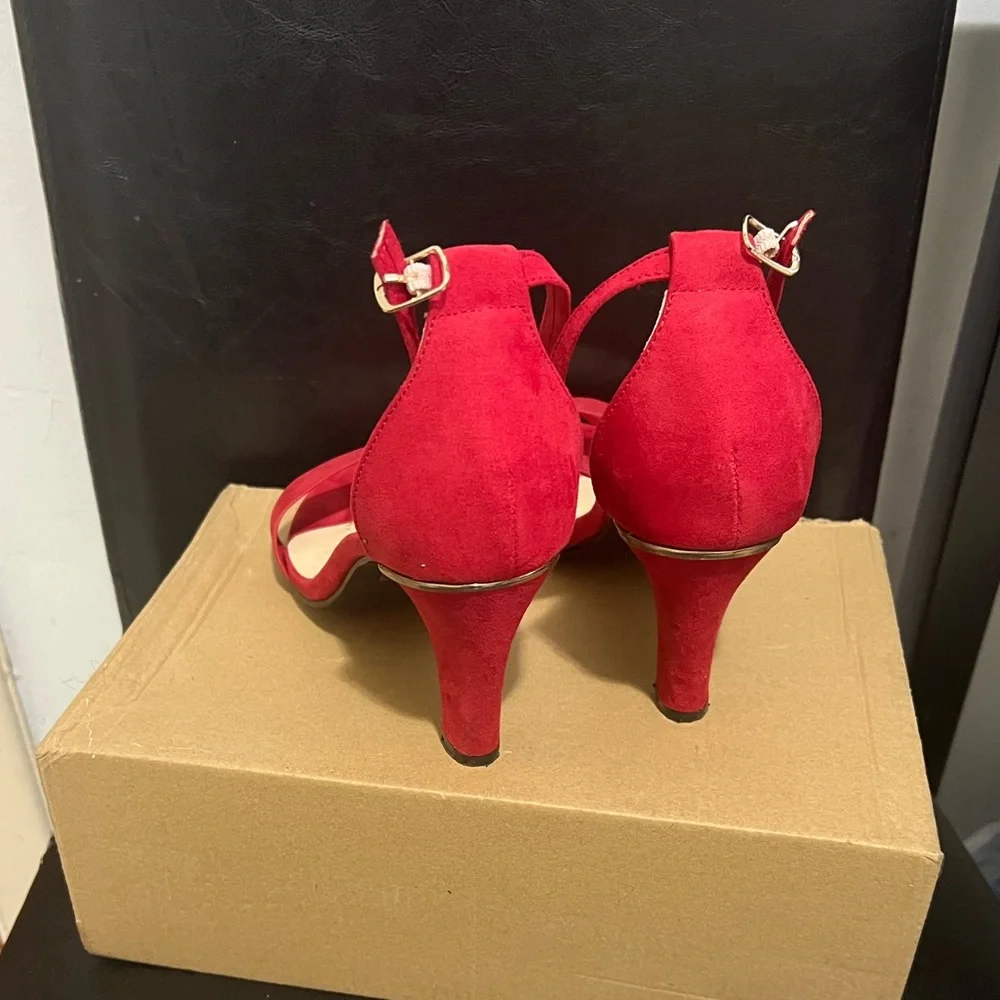 Women’s Ankle Strap Chunky Heels Red - Picture 4 of 5
